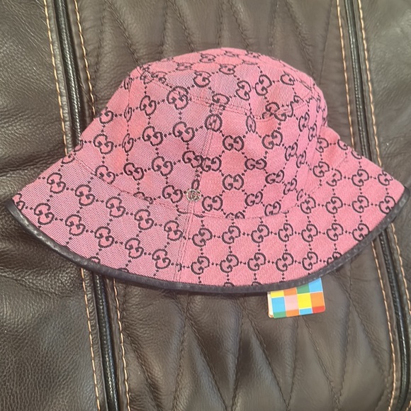 Gucci
Women's Purple Gg Multicolor Canvas Bucket Hat - Picture 6 of 17